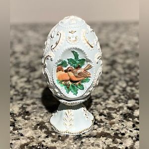 Avon Season’s Treasures Porcelain Egg Collection – Birds of Joy